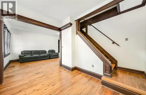 1153 Gladstone Avenue Windsor ON N9A 2R9
