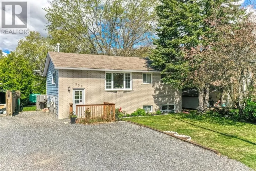 556 Phillip Street Lively ON P3Y 1M5