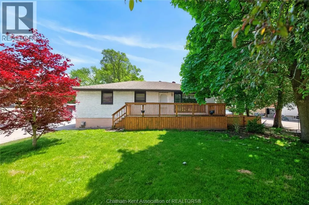 944 Mcnaughton Avenue Chatham ON N7L 0E4