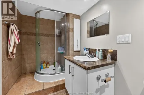 944 Mcnaughton Avenue Chatham ON N7L 0E4