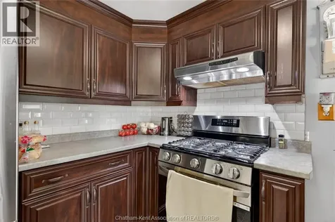 944 Mcnaughton Avenue Chatham ON N7L 0E4