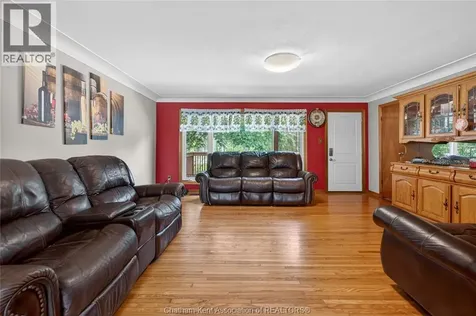 944 Mcnaughton Avenue Chatham ON N7L 0E4