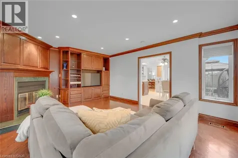 6366 Miller's Grove Mississauga ON L5N 3M7