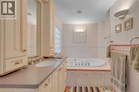 6366 Miller's Grove Mississauga ON L5N 3M7