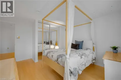 6366 Miller's Grove Mississauga ON L5N 3M7