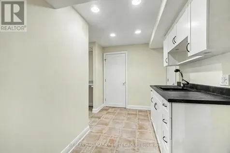2009 Killarney Drive Ottawa ON K2A 1P9