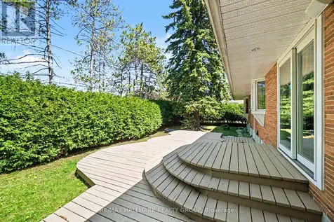 2009 Killarney Drive Ottawa ON K2A 1P9