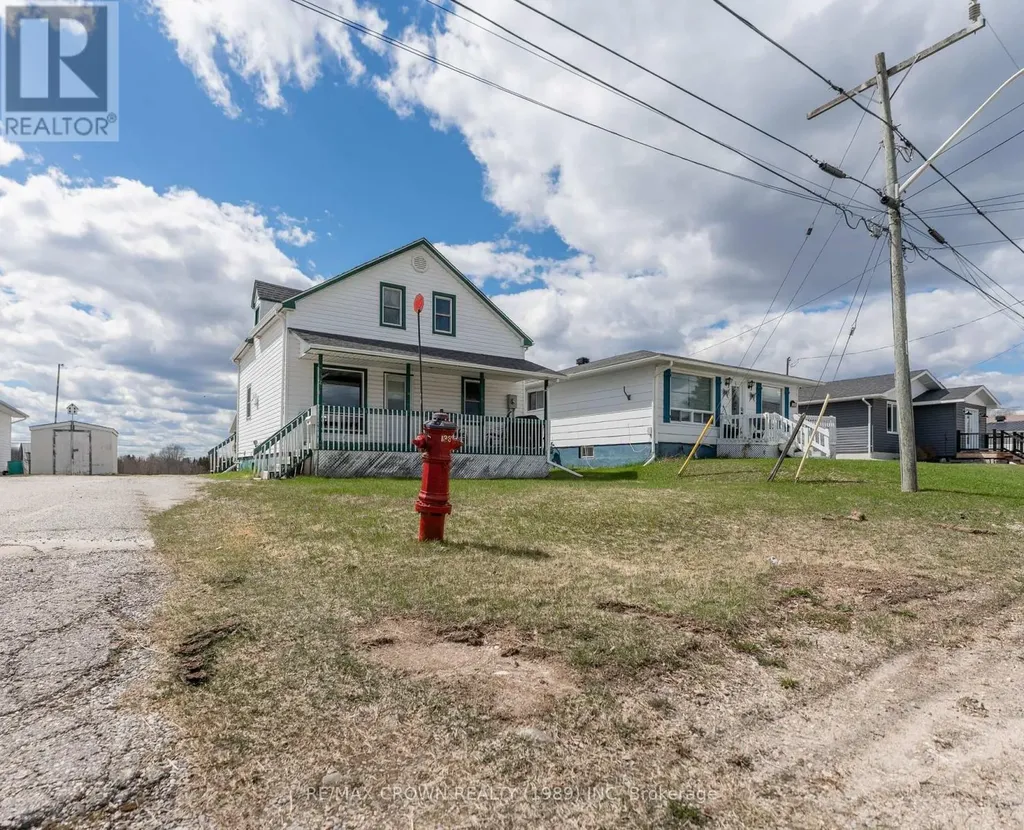 32 Frontenac Crescent Kapuskasing ON P5N 2H8