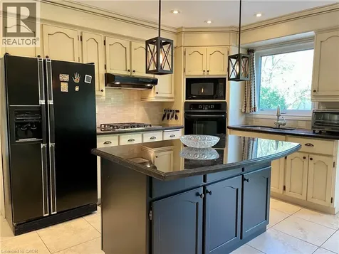 651 Deervalley Road Ancaster ON L9G 4C9