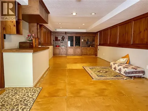 651 Deervalley Road Ancaster ON L9G 4C9