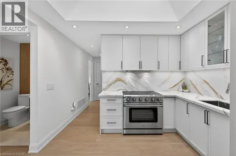 423 Smith Lane Oakville ON L6L 4X1