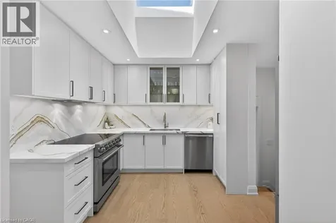 423 Smith Lane Oakville ON L6L 4X1