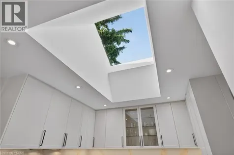 423 Smith Lane Oakville ON L6L 4X1
