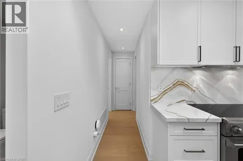 423 Smith Lane Oakville ON L6L 4X1