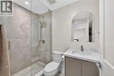 423 Smith Lane Oakville ON L6L 4X1