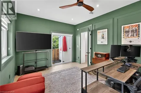 423 Smith Lane Oakville ON L6L 4X1
