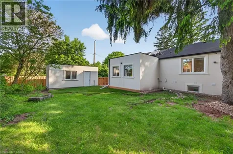 423 Smith Lane Oakville ON L6L 4X1