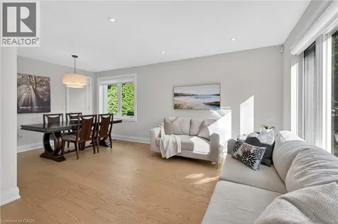 423 Smith Lane Oakville ON L6L 4X1