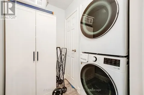 9 Bonheur Court Brantford ON N3P 1Z5