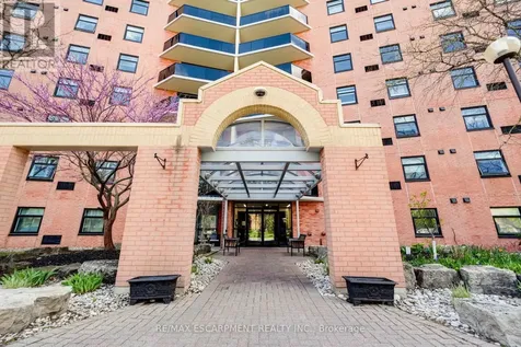 9 Bonheur Court Brantford ON N3P 1Z5