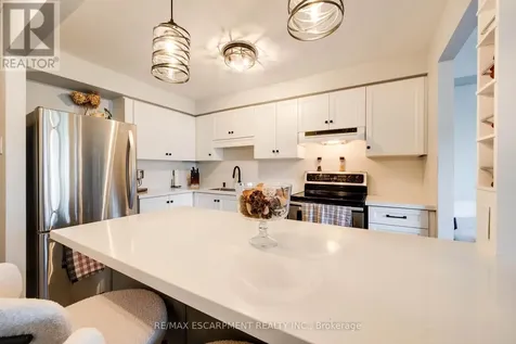 9 Bonheur Court Brantford ON N3P 1Z5