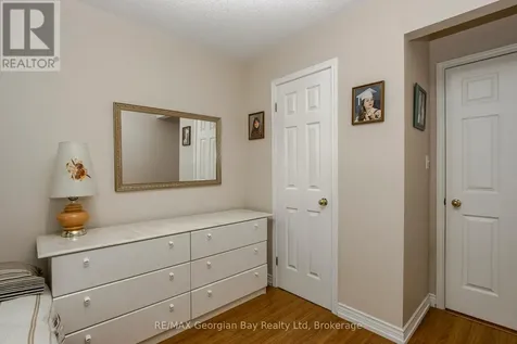 2 Ridout Court Tiny ON L0L 2J0