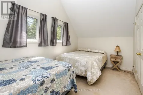 2 Ridout Court Tiny ON L0L 2J0