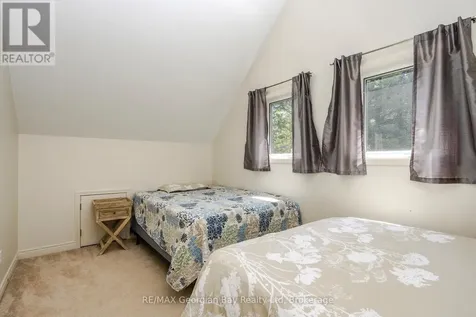 2 Ridout Court Tiny ON L0L 2J0