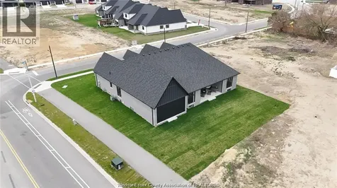 7548 Silverleaf Lane Lasalle ON N9H 1H3