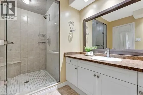10 Stratford Terrace Brantford ON N3T 6P6