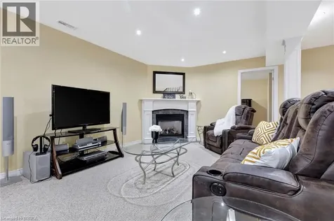 10 Stratford Terrace Brantford ON N3T 6P6