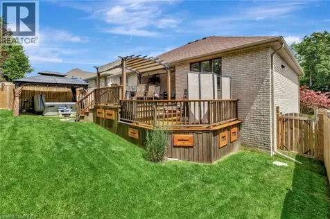 10 Stratford Terrace Brantford ON N3T 6P6