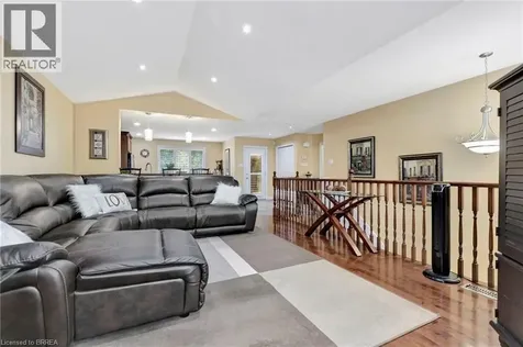 10 Stratford Terrace Brantford ON N3T 6P6