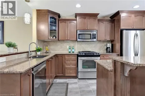 10 Stratford Terrace Brantford ON N3T 6P6