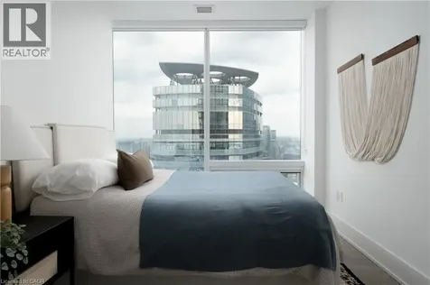 10 York Street Toronto ON M5J 2L9