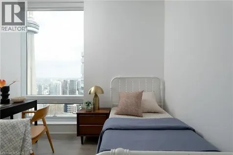 10 York Street Toronto ON M5J 2L9