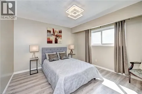 92 Pinemeadow Crescent Waterloo ON N2T 1A7