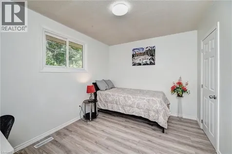 92 Pinemeadow Crescent Waterloo ON N2T 1A7