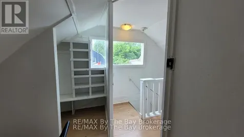23 Glen Street Wasaga Beach ON L9Z 2K5