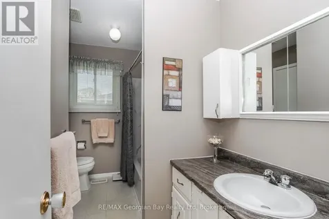 1010 Glen Eagles Crescent Midland ON L4R 2R1