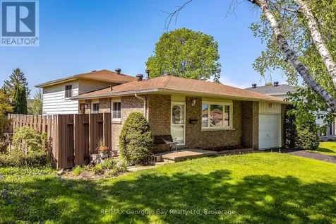 1010 Glen Eagles Crescent Midland ON L4R 2R1