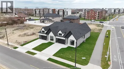 7558 Silverleaf Lane Lasalle ON N9H 1H3