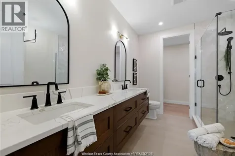7558 Silverleaf Lane Lasalle ON N9H 1H3
