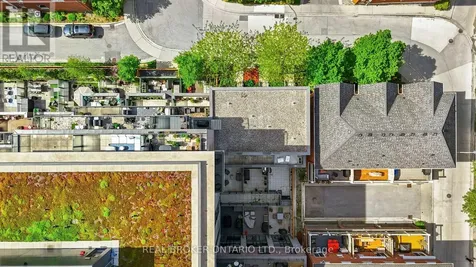 16 Filmic Lane Toronto (south Riverdale) ON M4M 3R1
