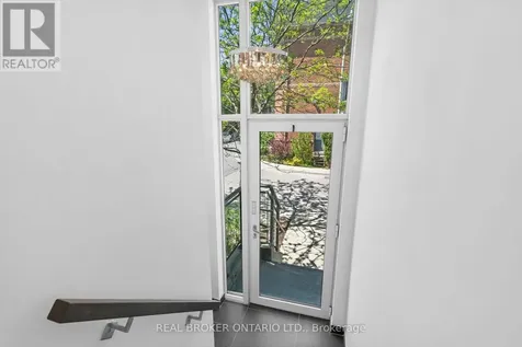 16 Filmic Lane Toronto (south Riverdale) ON M4M 3R1