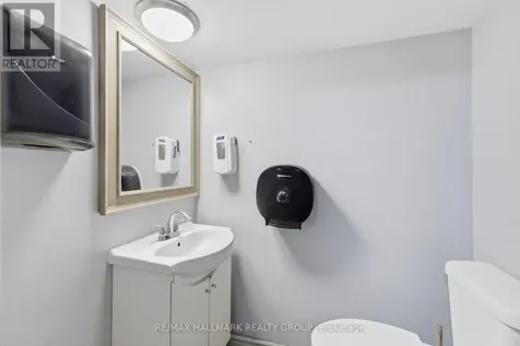 912 St Laurent Boulevard South Ottawa ON K1K 3B3