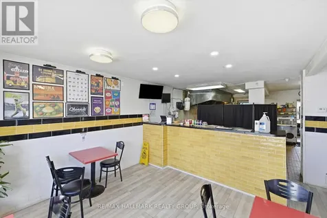 912 St Laurent Boulevard South Ottawa ON K1K 3B3