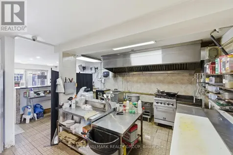 912 St Laurent Boulevard South Ottawa ON K1K 3B3