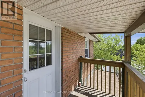 912 St Laurent Boulevard South Ottawa ON K1K 3B3