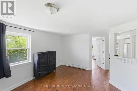 912 St Laurent Boulevard South Ottawa ON K1K 3B3